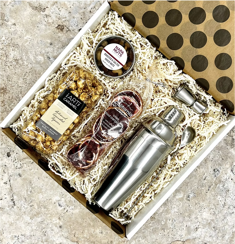 Cocktail gift box with a shaker, caramel popcorn and mixed nuts
